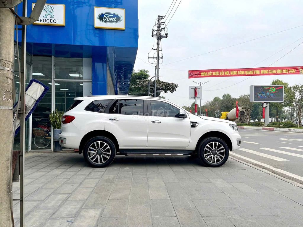 Ford Everest Titanium 2.0L 4x2 AT 2021 - ảnh 4