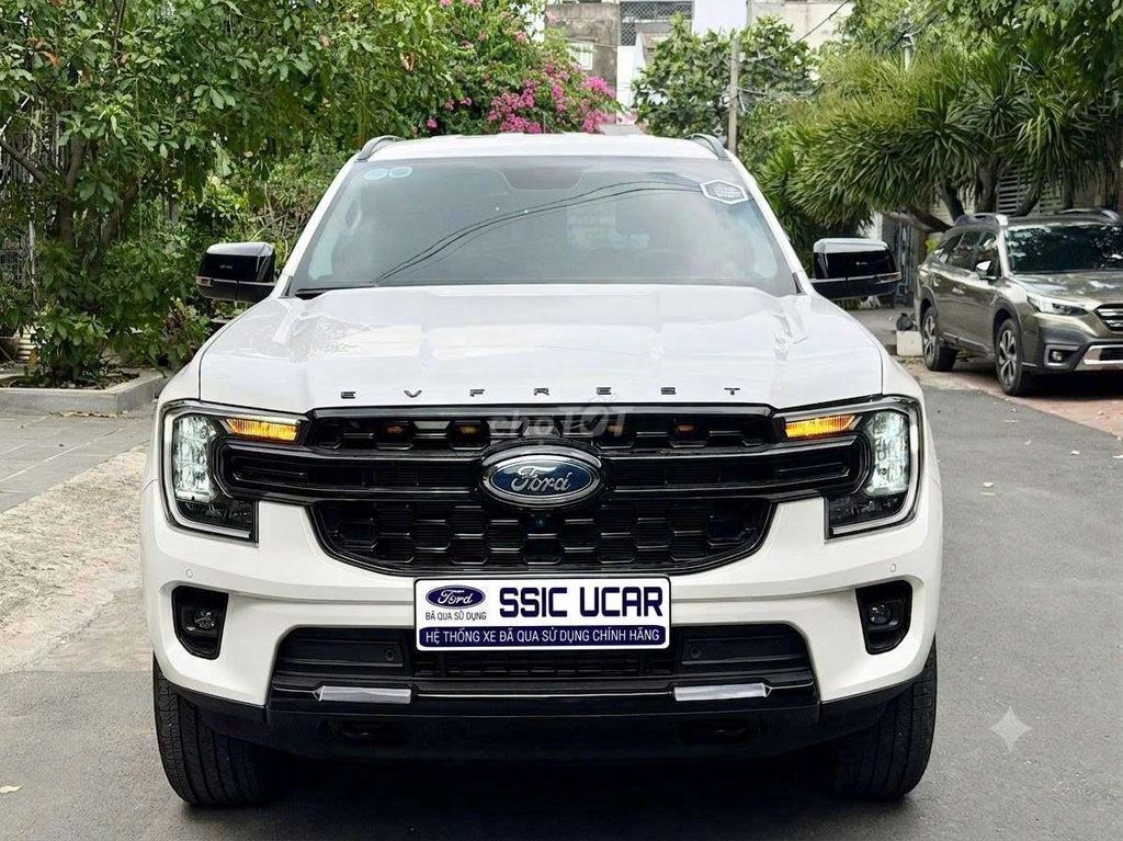 Ford Everest 2024 - ảnh 1