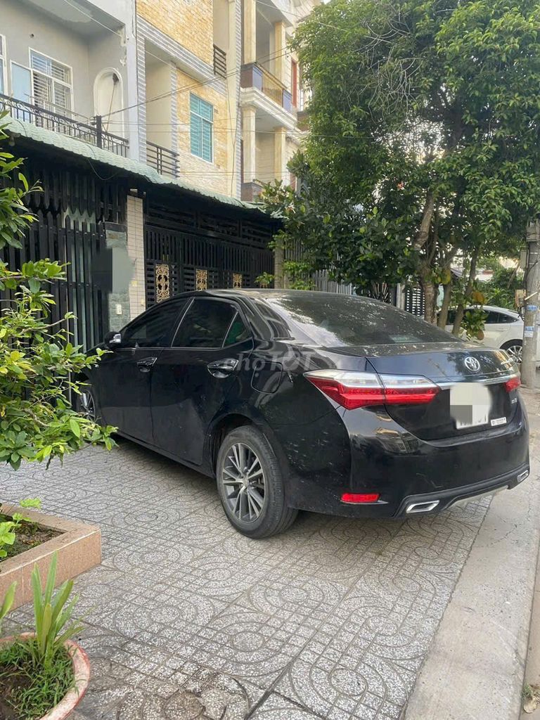 Toyota Corolla Altis 2018 - ảnh 4