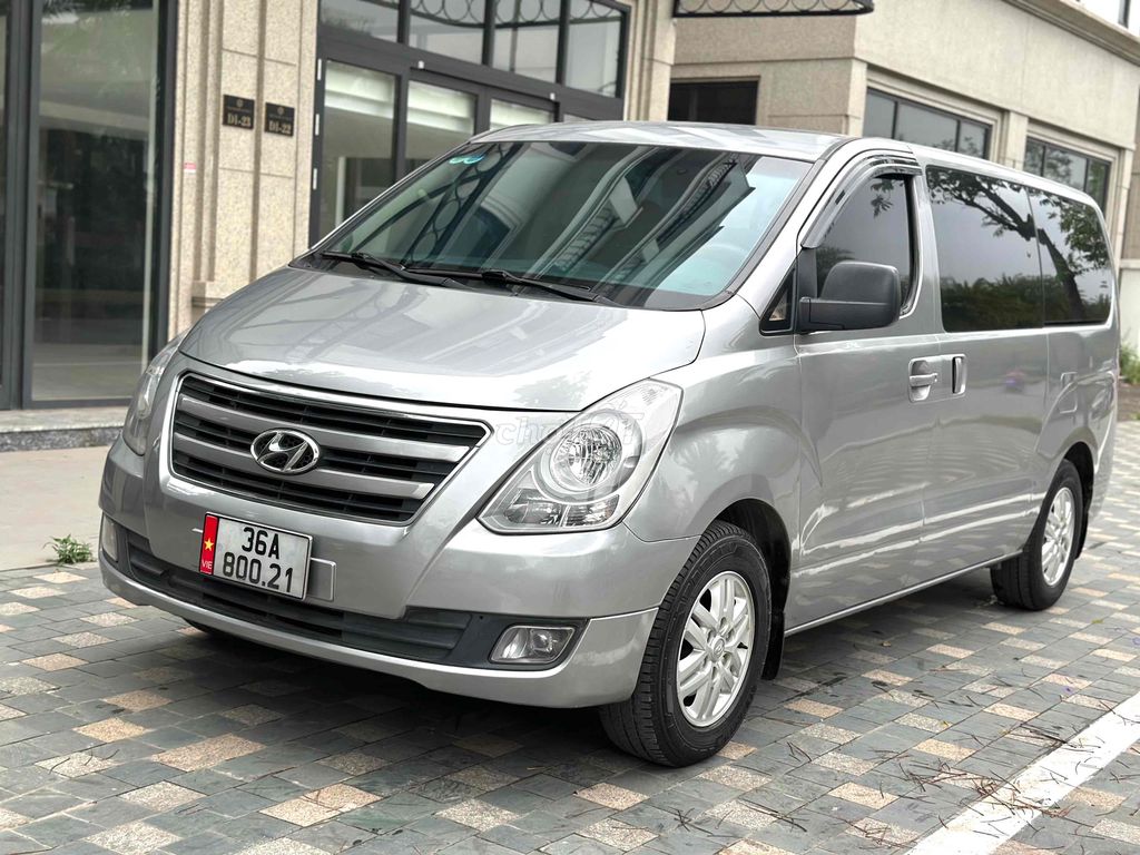 Hyundai Starex 2017 - ảnh 2