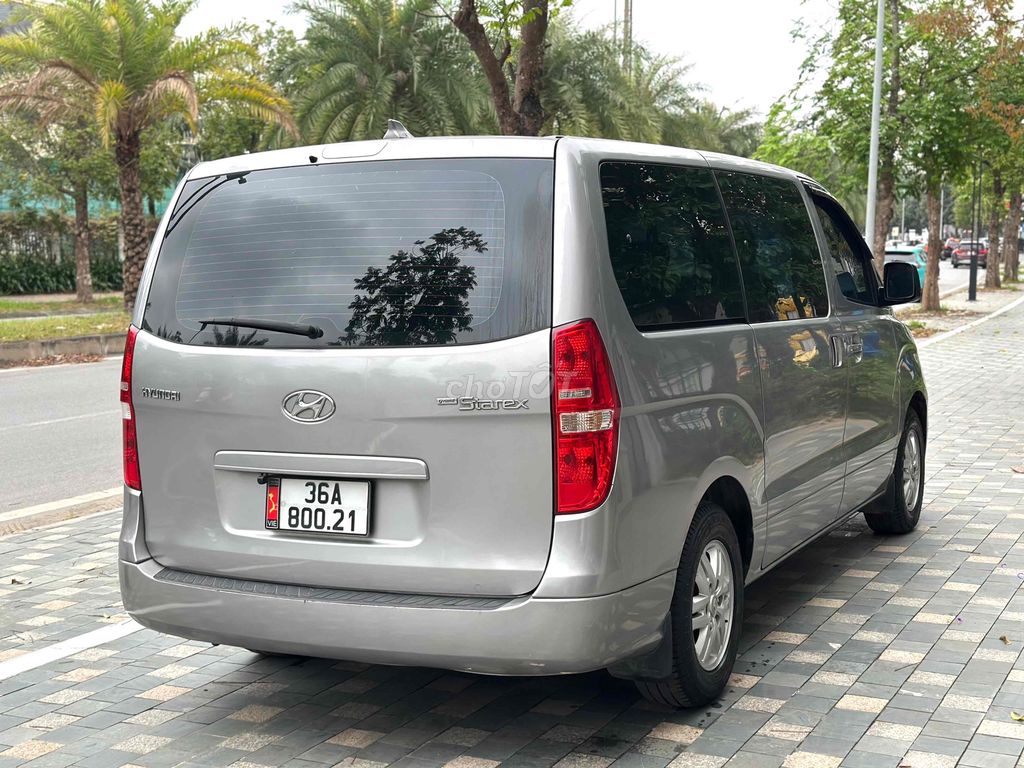 Hyundai Starex 2017 - ảnh 4