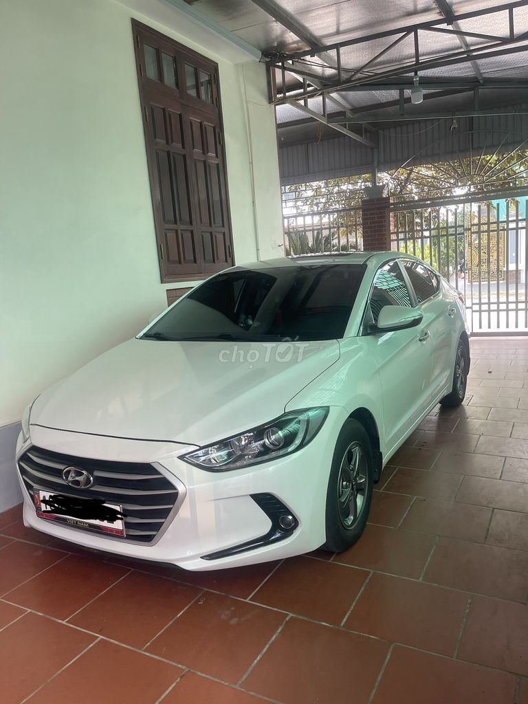 Hyundai Elantra - ảnh 2
