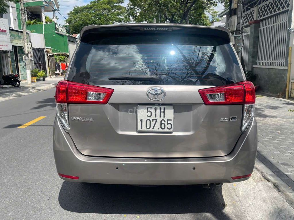 Toyota Innova 2.0E 2019 - ảnh 2