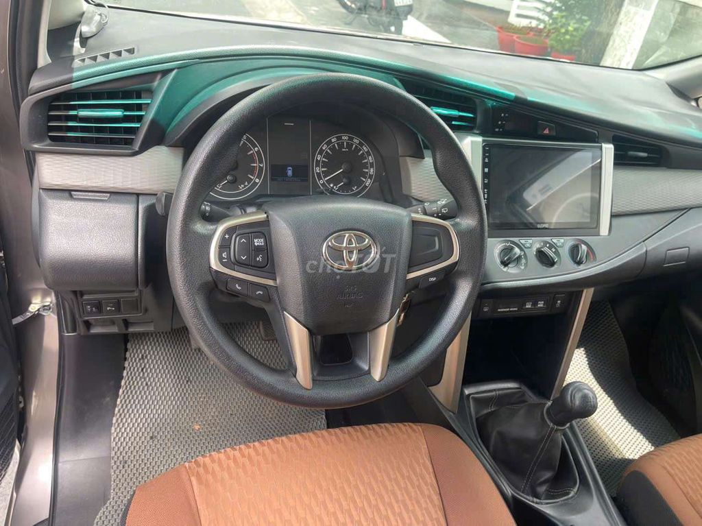 Toyota Innova 2.0E 2019 - ảnh 5