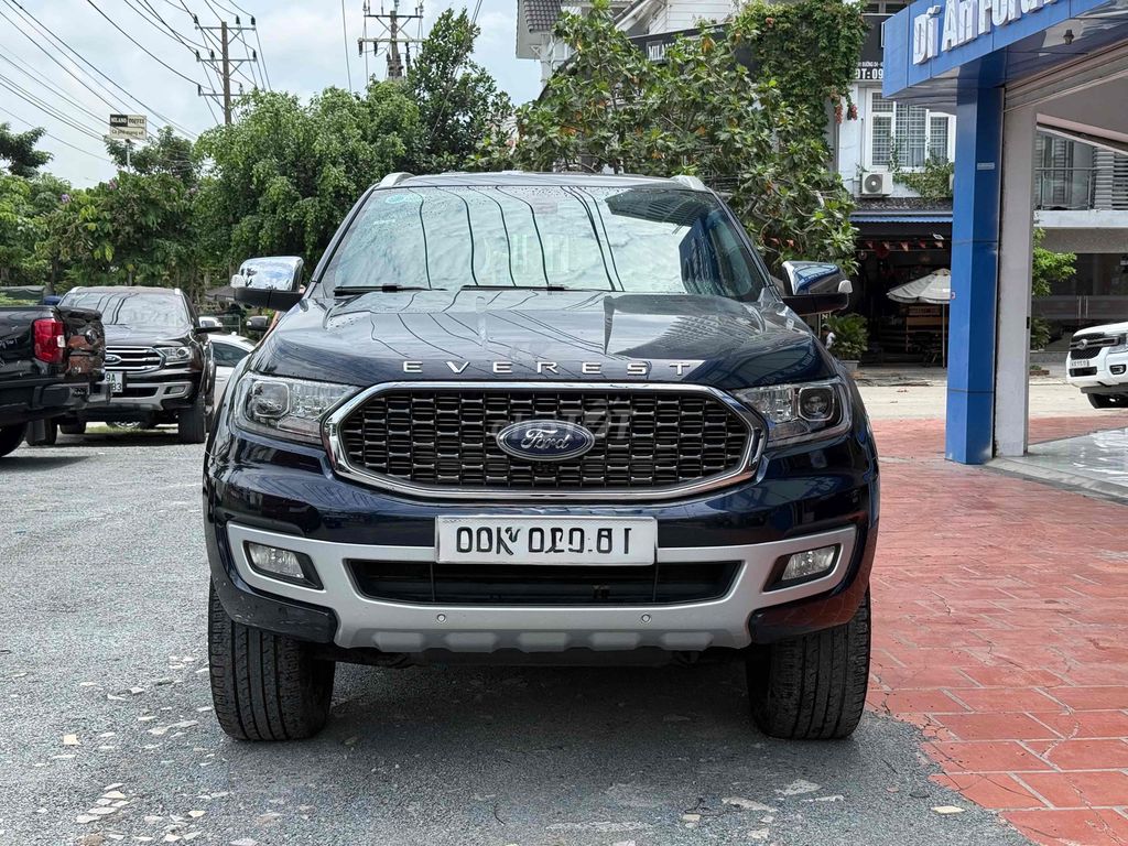 Ford Everest - ảnh 1