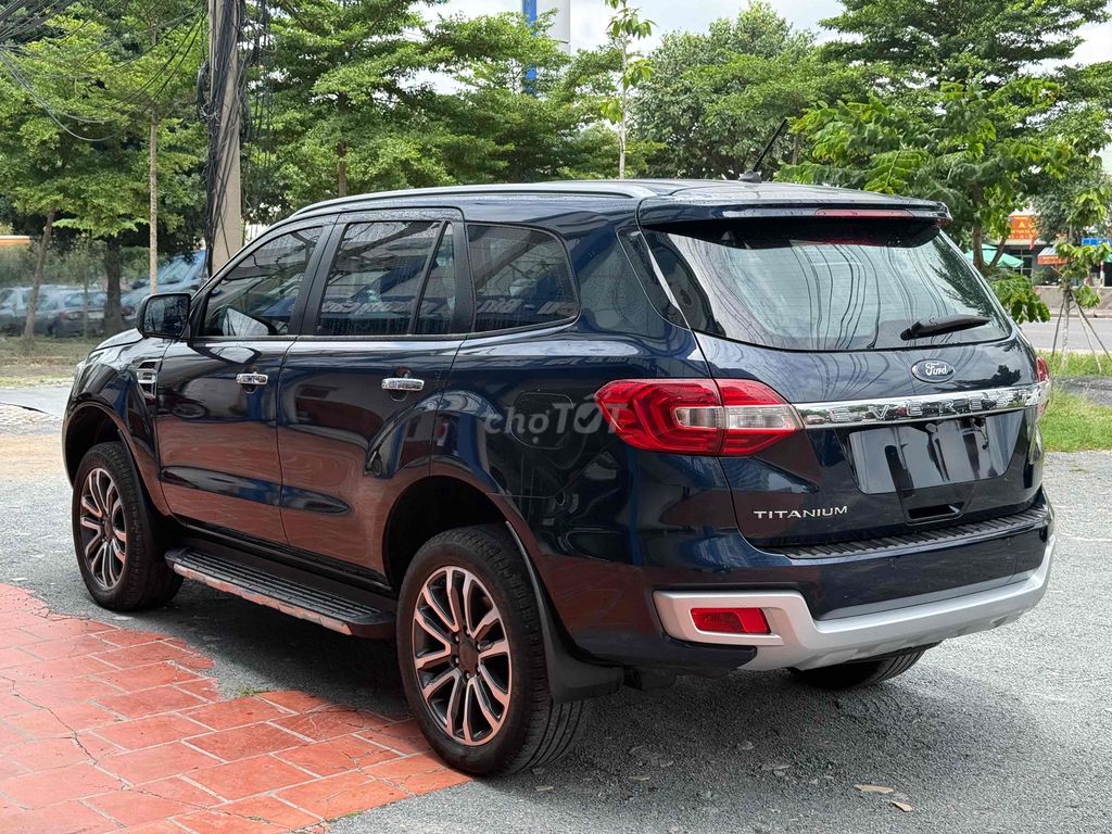 Ford Everest - ảnh 4