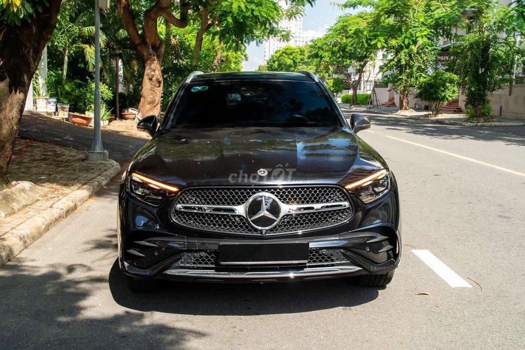 Mercedes-Benz 2023 - ảnh 1
