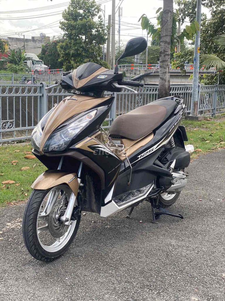 Honda Air Blade 2024 - ảnh 1