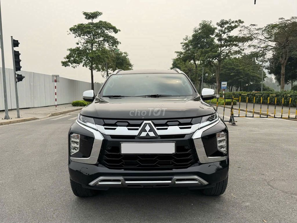 Mitsubishi Pajero Sport 2024 - ảnh 1