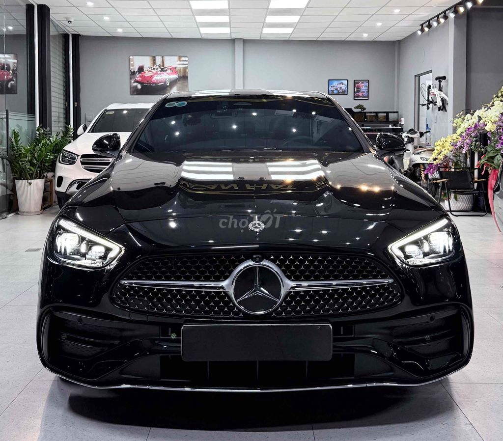 Mercedes-Benz 2021 - ảnh 1