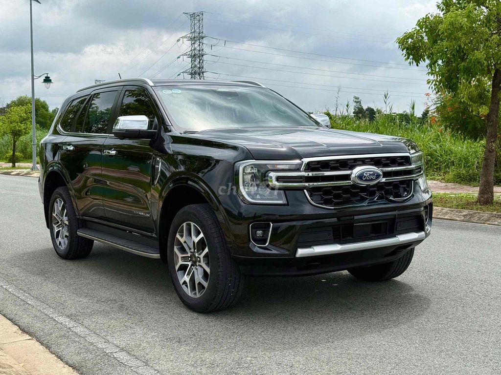 Ford Everest 2023 - ảnh 2