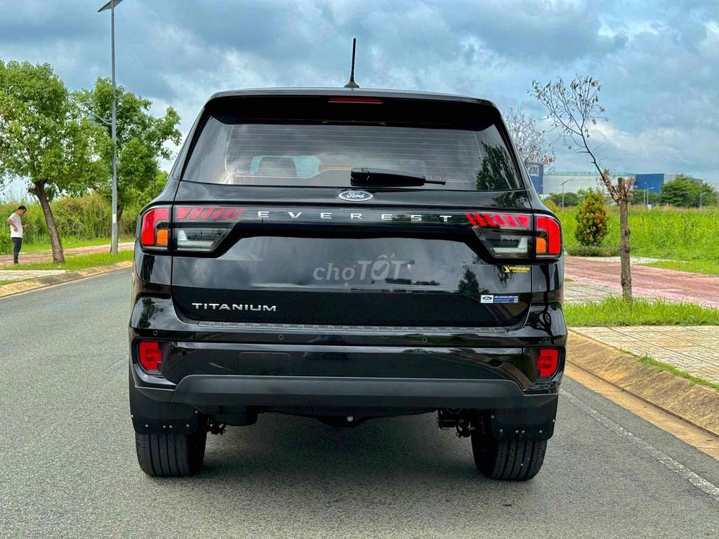 Ford Everest 2023 - ảnh 4