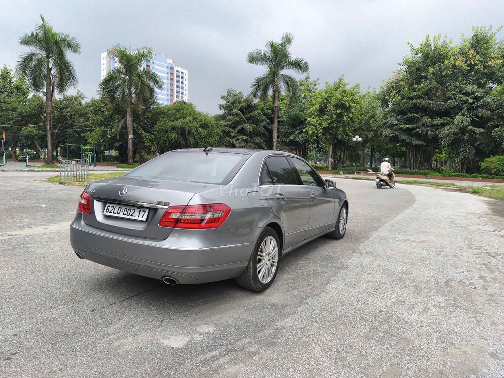 Mercedes-Benz 2011 - ảnh 2