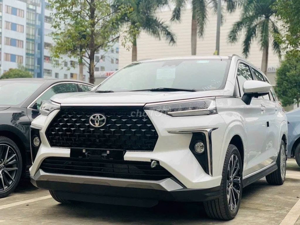 Toyota Veloz Cross - ảnh 2