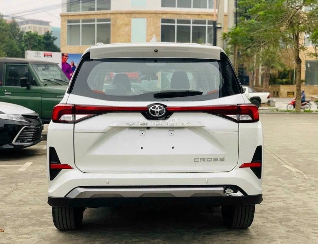 Toyota Veloz Cross - ảnh 5