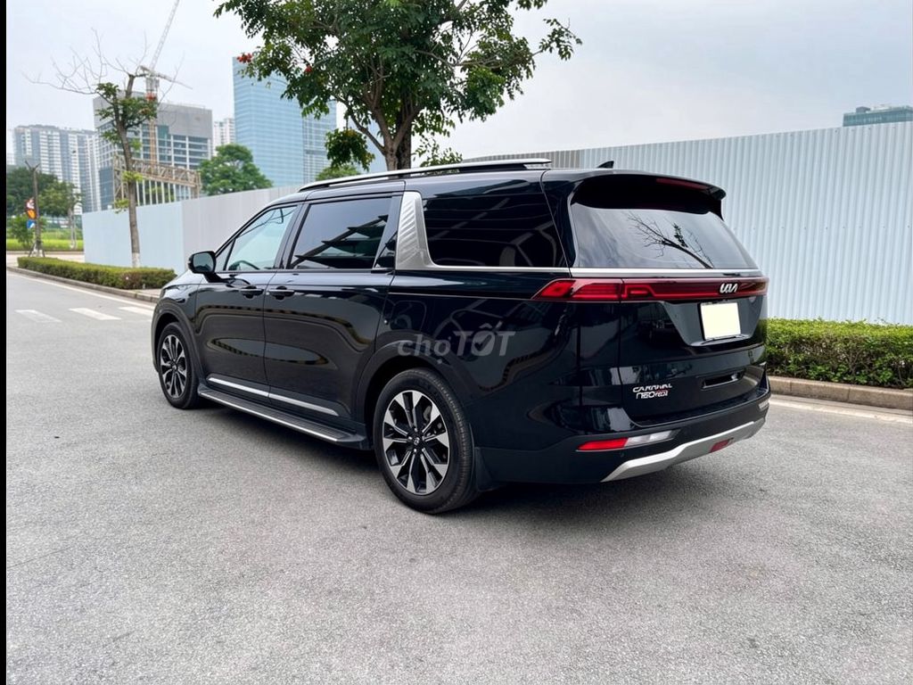 Kia Carnival Signature 2.2D 2022 - ảnh 2