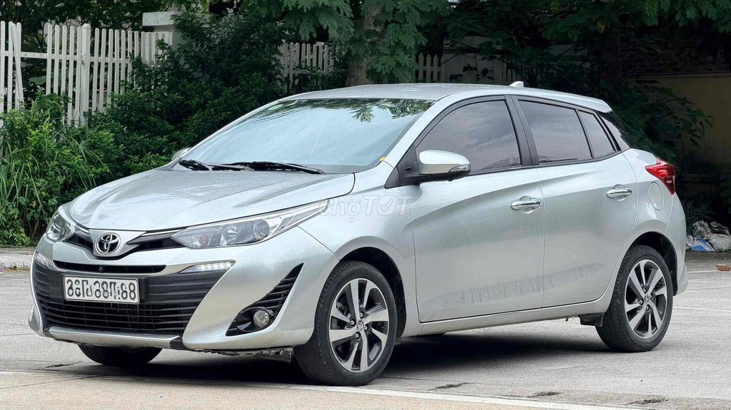 Toyota Yaris - ảnh 1