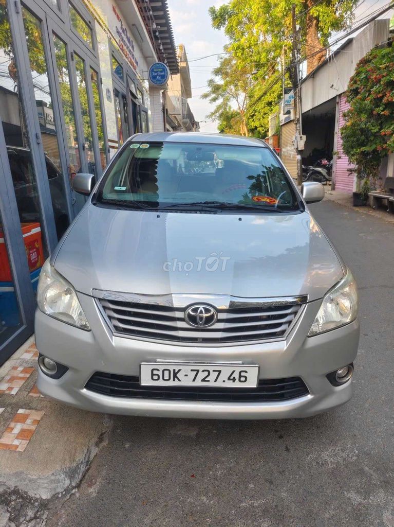 Toyota Innova 2012 - ảnh 1