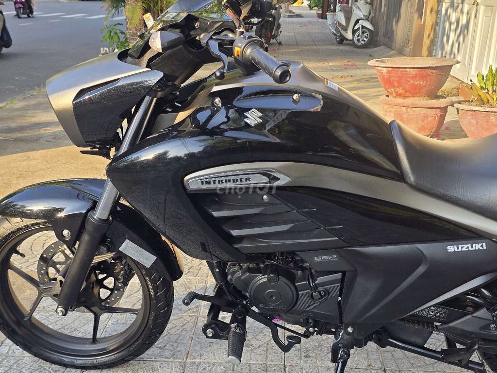 Suzuki Intruder 2023 - ảnh 4