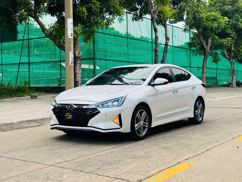 Hyundai Elantra 2021 - ảnh 2
