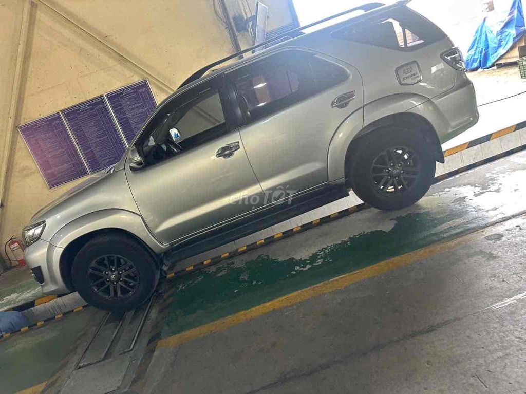 Toyota Fortuner - ảnh 1