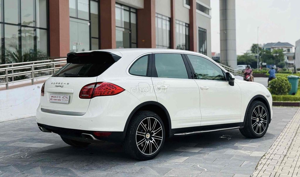 Porsche Cayenne 2011 - ảnh 4