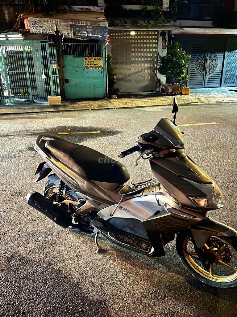 Honda Air Blade 2010 - ảnh 3