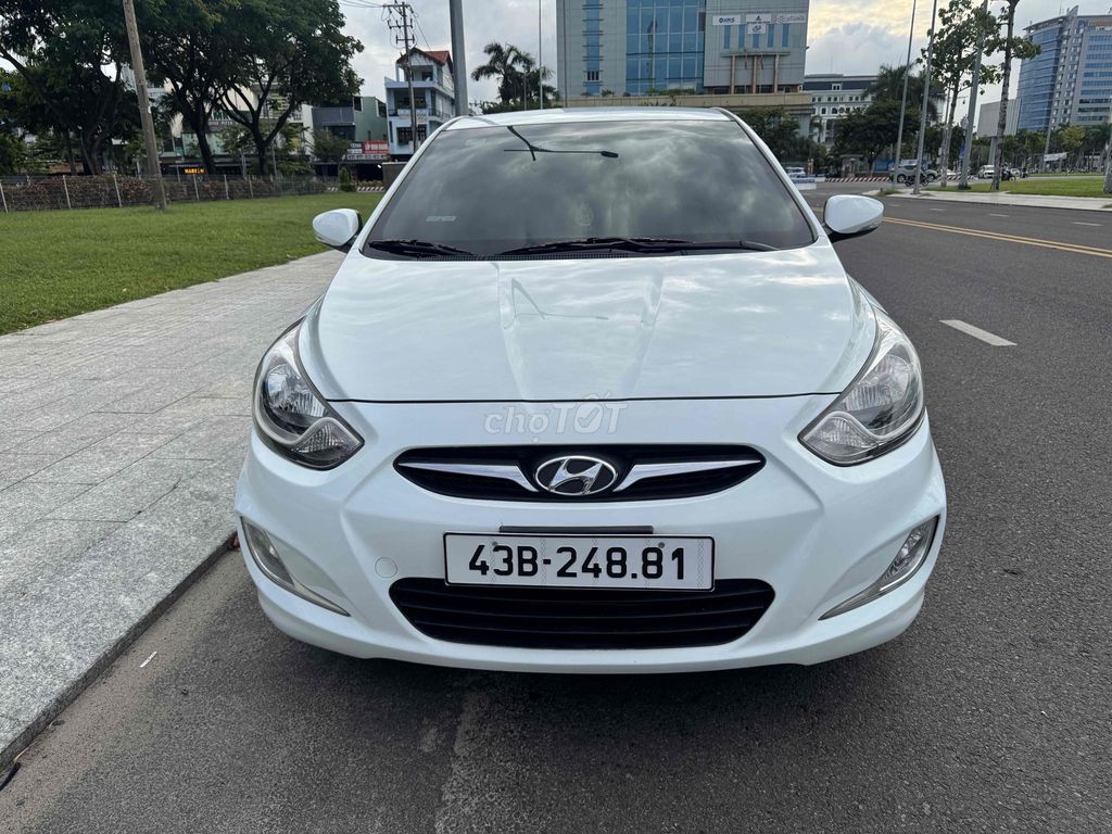 Hyundai Accent 2011 - ảnh 1