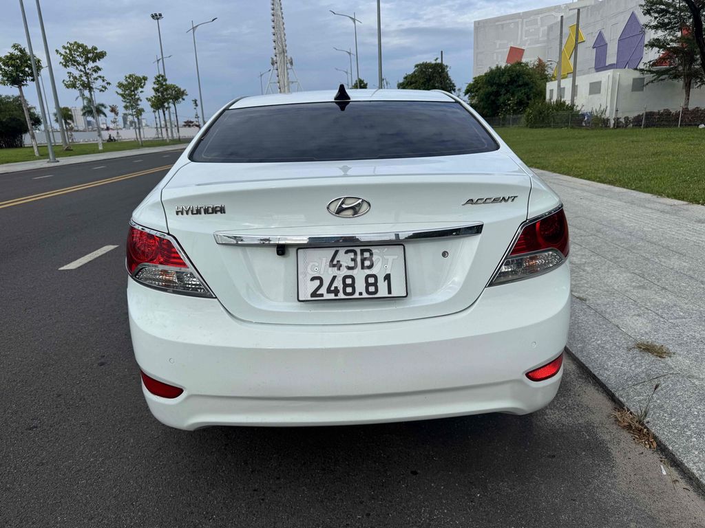 Hyundai Accent 2011 - ảnh 2