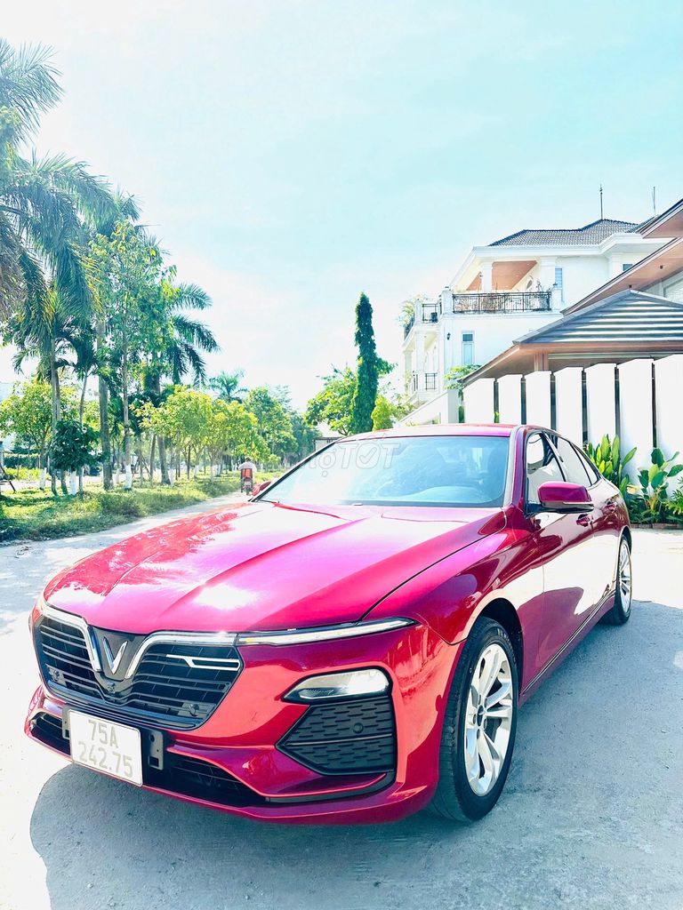 VinFast Lux A2.0 - ảnh 3