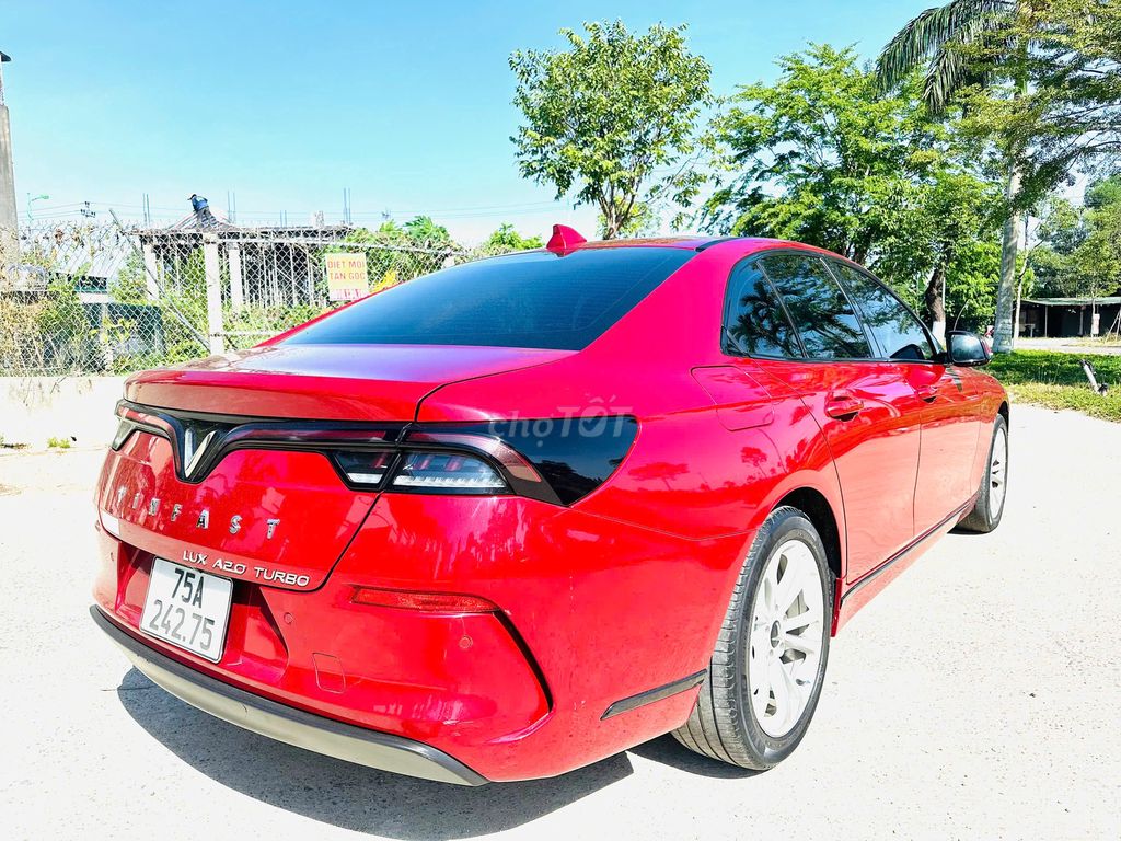 VinFast Lux A2.0 - ảnh 4