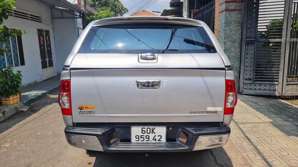 Isuzu 2011 - ảnh 5