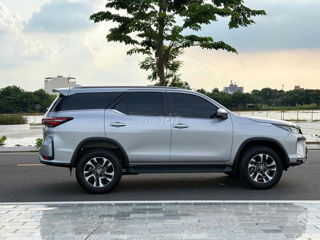 Toyota Fortuner 2025 - ảnh 4