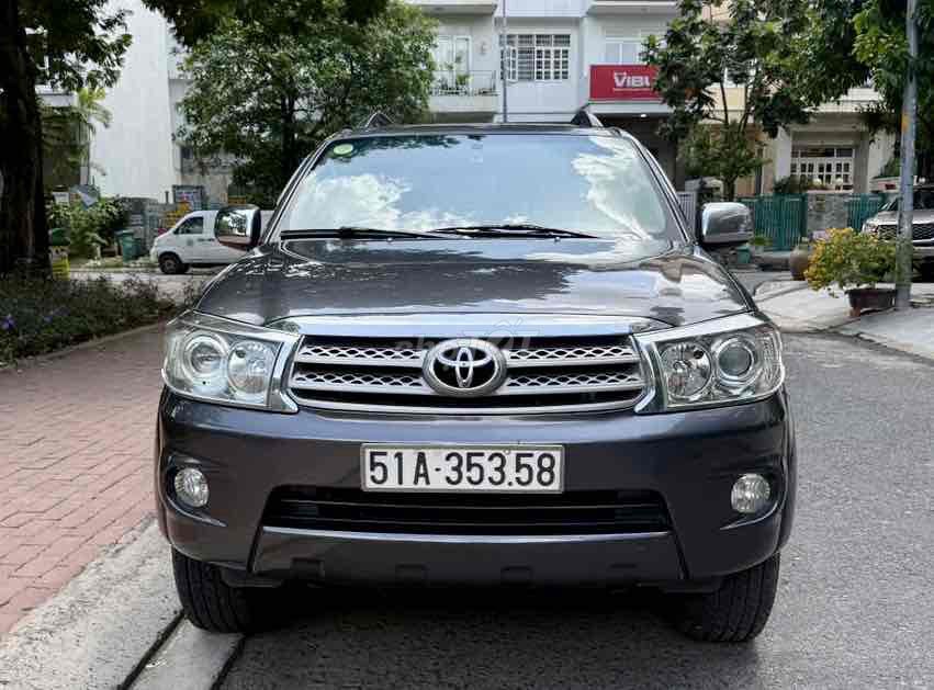 Toyota Fortuner 2009 - ảnh 1