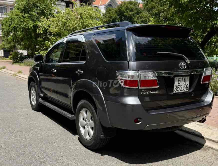 Toyota Fortuner 2009 - ảnh 5