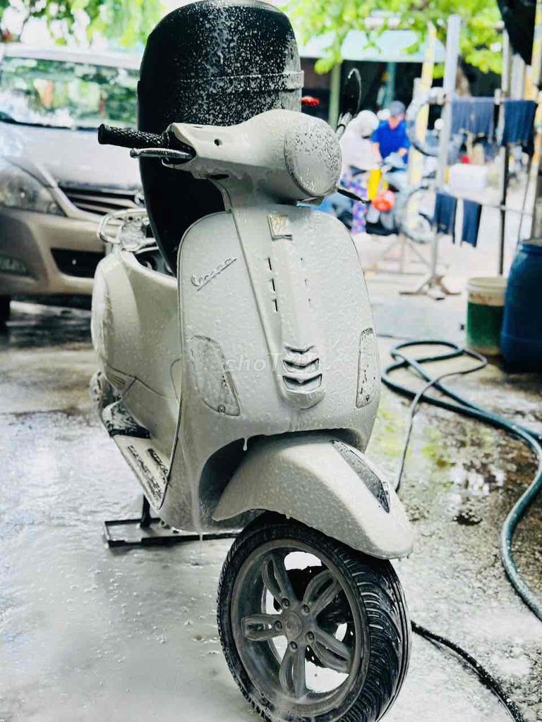 Piaggio Vespa 2010 - ảnh 2