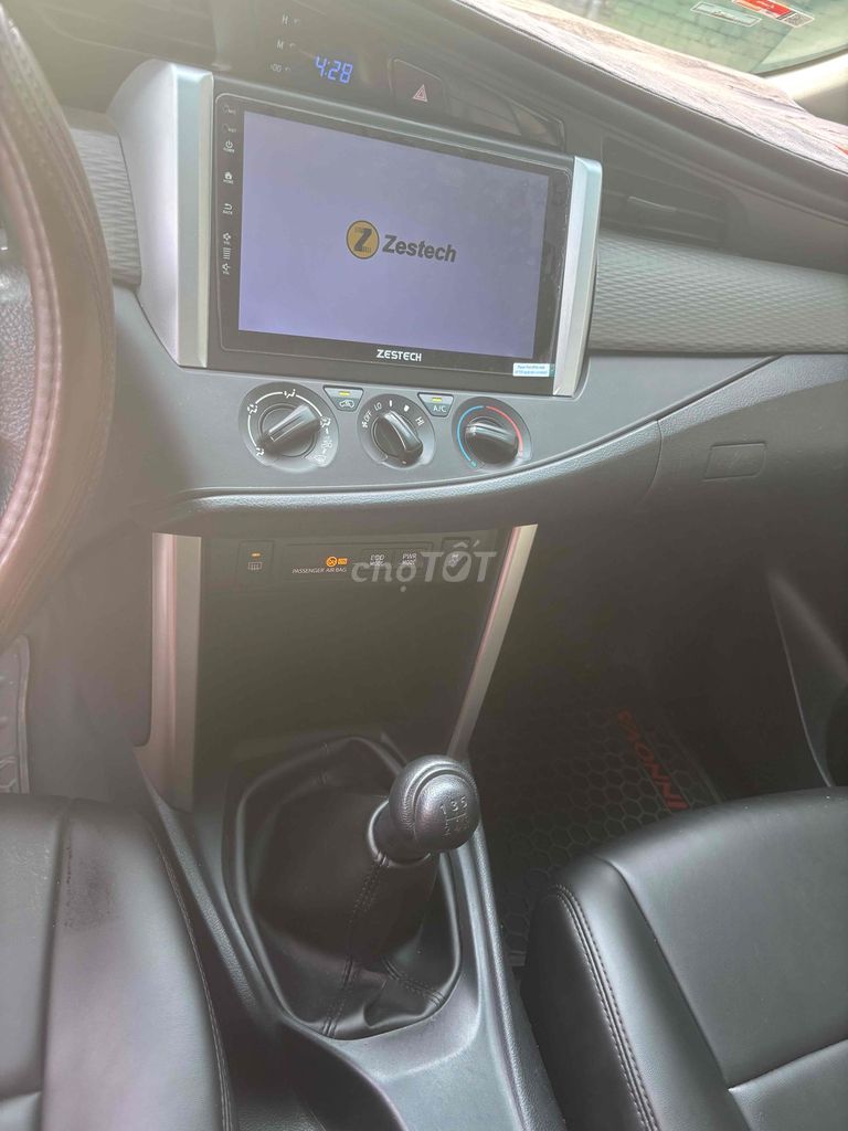 Toyota Innova 2.0E 2018 - ảnh 4