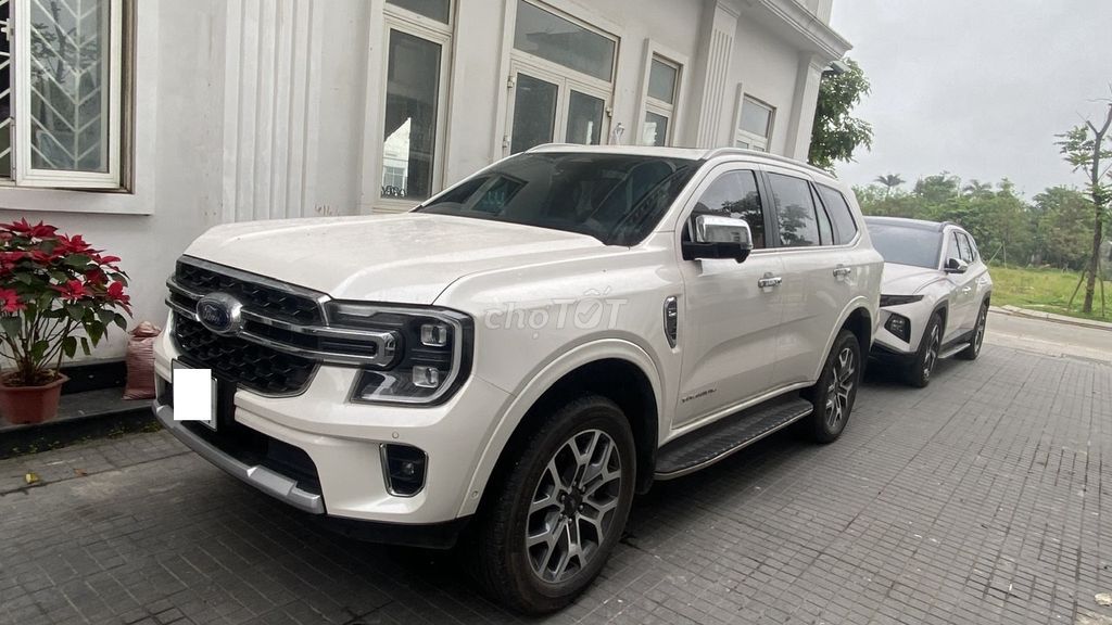 Ford Everest 2022 - ảnh 1