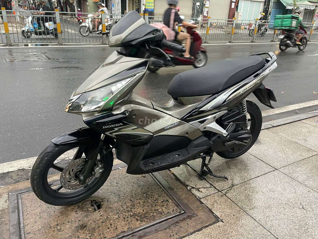 Honda Air Blade 2010 - ảnh 2