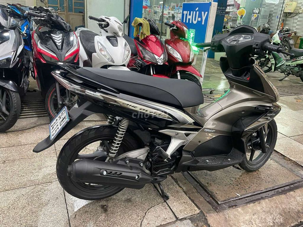 Honda Air Blade 2010 - ảnh 3