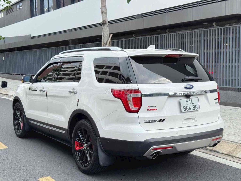 Ford Explorer - ảnh 4
