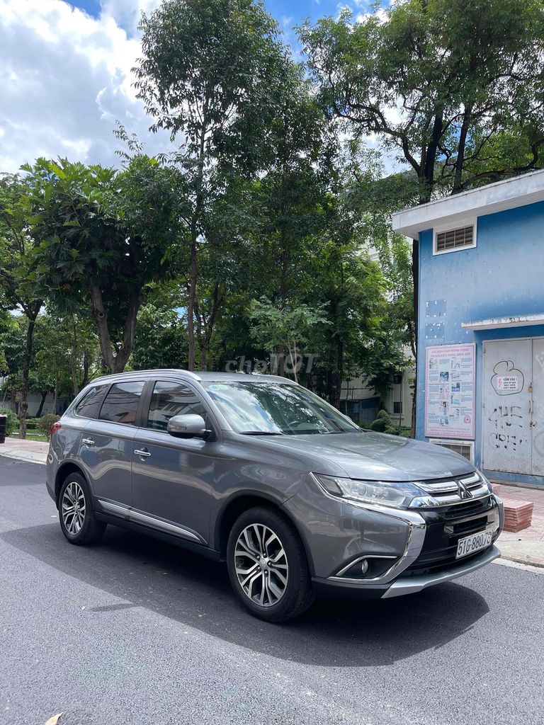Mitsubishi Outlander - ảnh 2