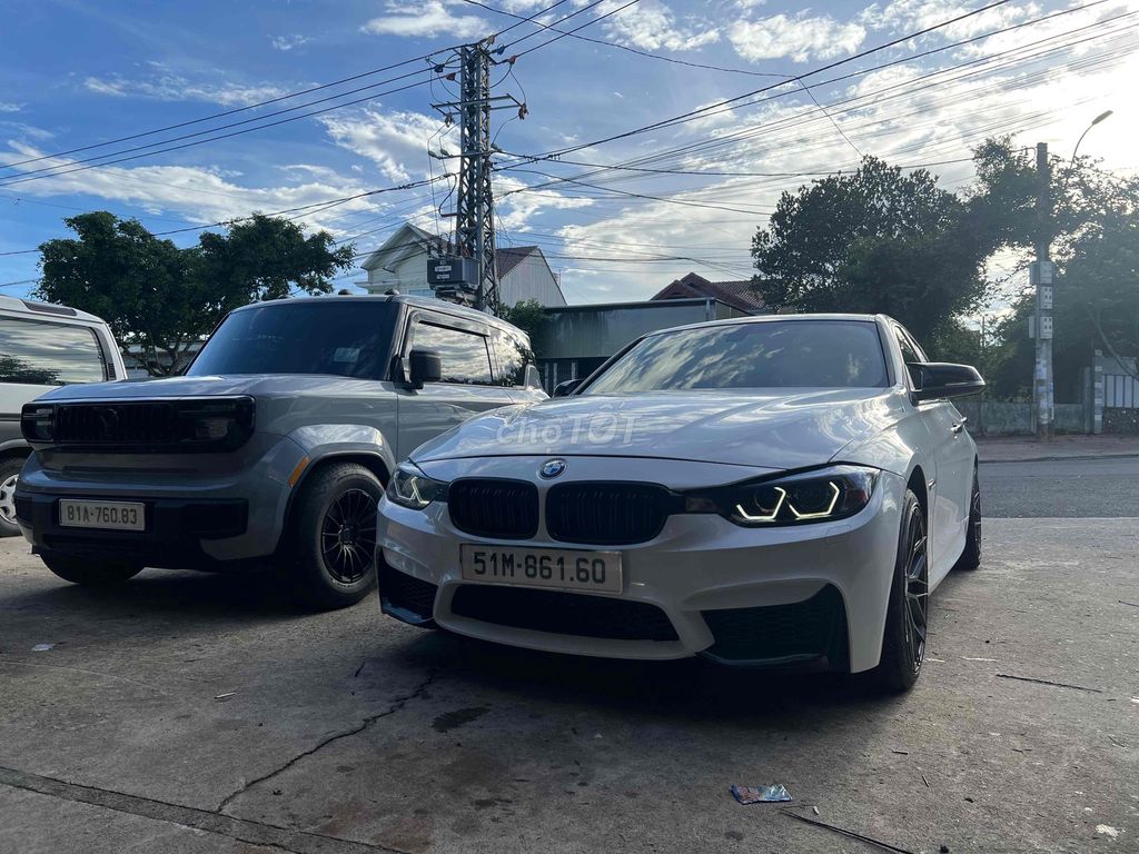 BMW 3 Series - ảnh 1