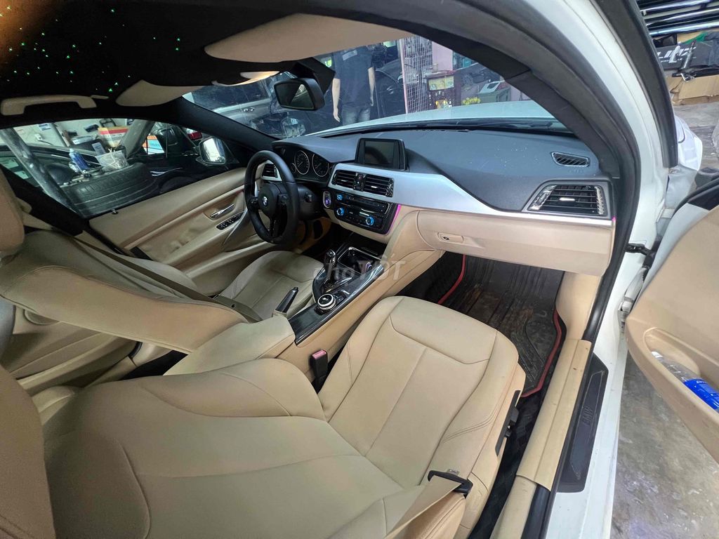 BMW 3 Series - ảnh 2