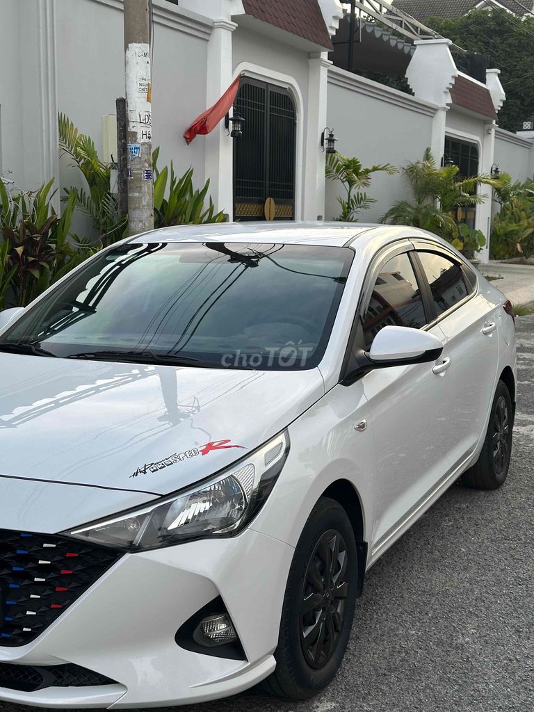 Hyundai Accent - ảnh 1