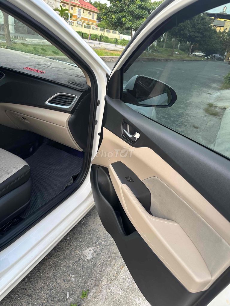 Hyundai Accent - ảnh 3