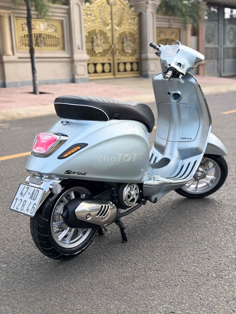 Vespa 2020 - ảnh 1