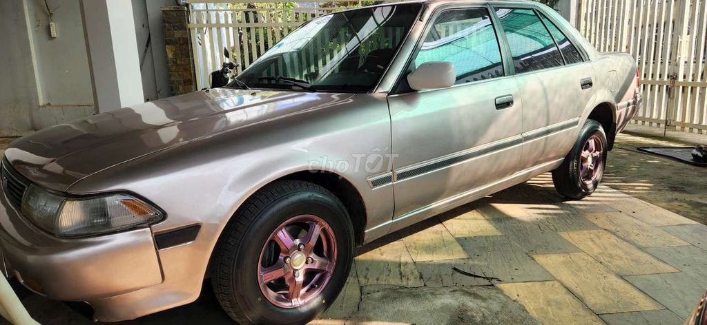 Toyota Corolla 1990 - ảnh 1