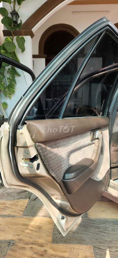 Toyota Corolla 1990 - ảnh 3