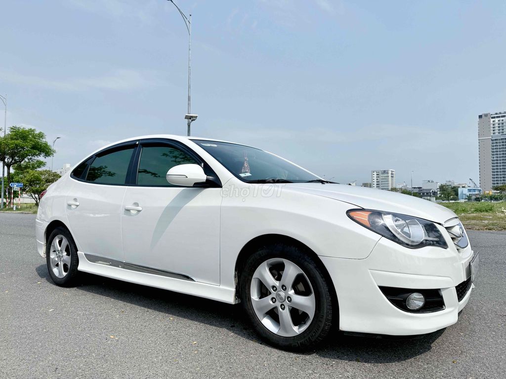 Hyundai Avante 2011 - ảnh 1